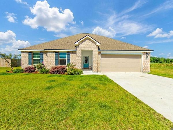 23074 Riverbank St, Vacherie, LA 70090