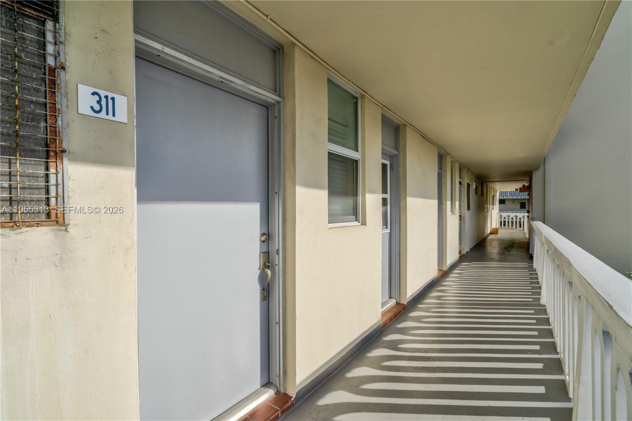2861 Leonard Dr, Unit F311, Aventura, FL 33160 Photo