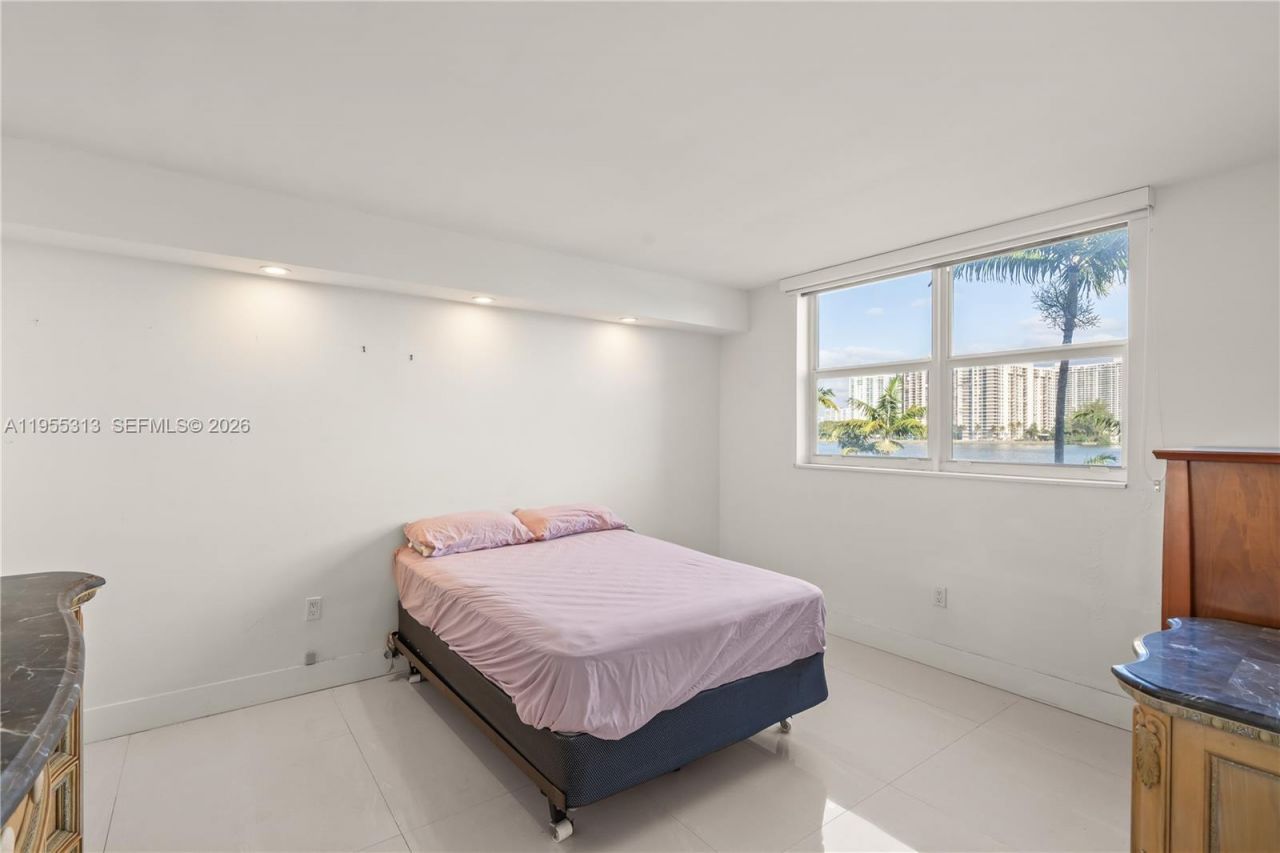 2861 Leonard Dr, Unit F311, Aventura, FL 33160 Photo