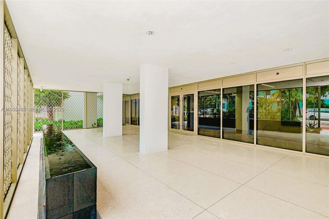 300 E Collins Ave , Unit 2D, Miami Beach, FL 33139 Photo