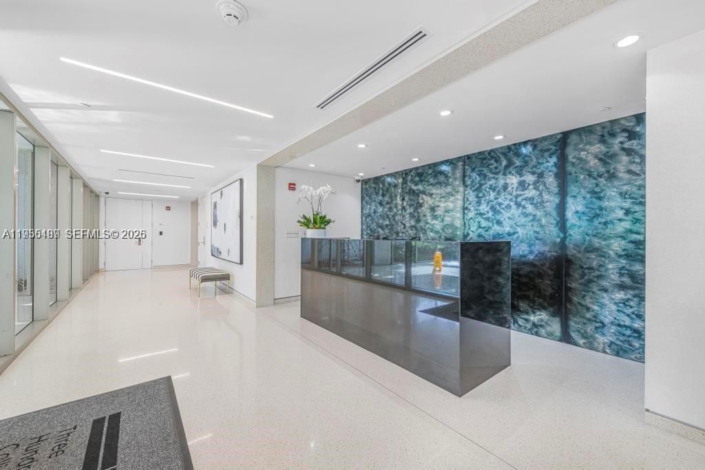 300 E Collins Ave , Unit 2D, Miami Beach, FL 33139 Photo