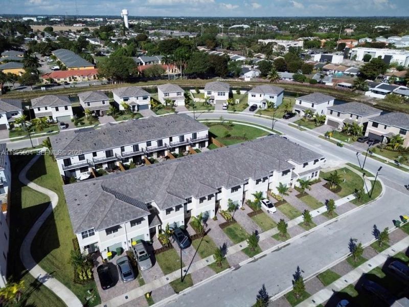 184 NE 13th Ter, Homestead, FL 33033 Photo