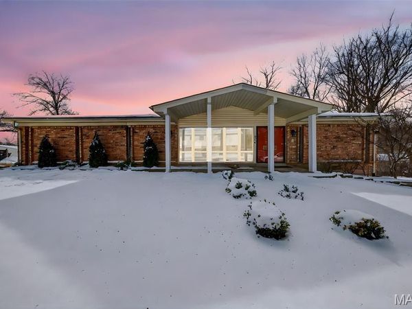 5576 Viewpoint Lane, St Louis, MO 63128