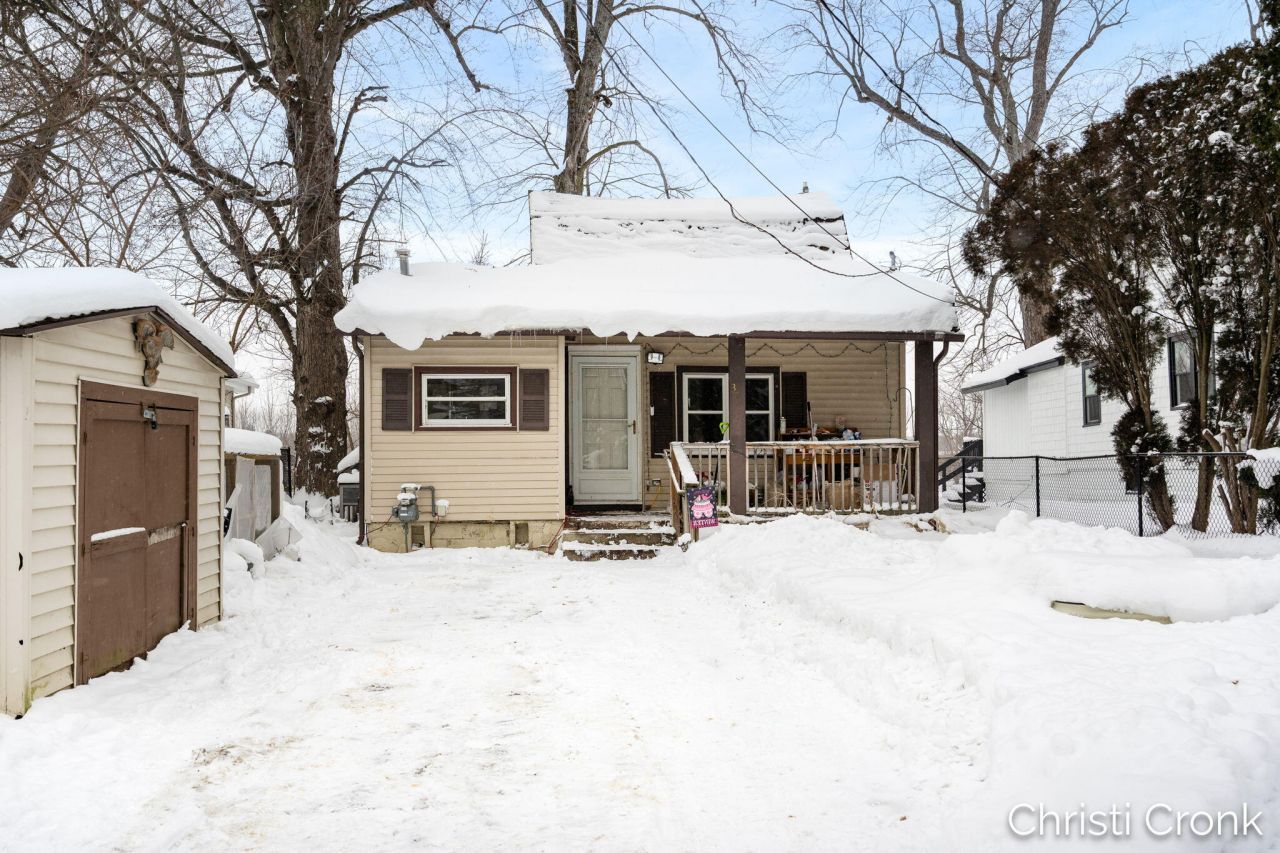 3779 Willow Drive Ne, Grand Rapids, MI 49525 Main Photo