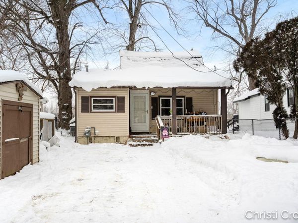 3779 Willow Drive NE, Grand Rapids, MI 49525