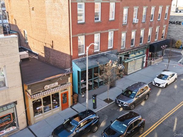 8 N Broadway , Nyack, NY 10960