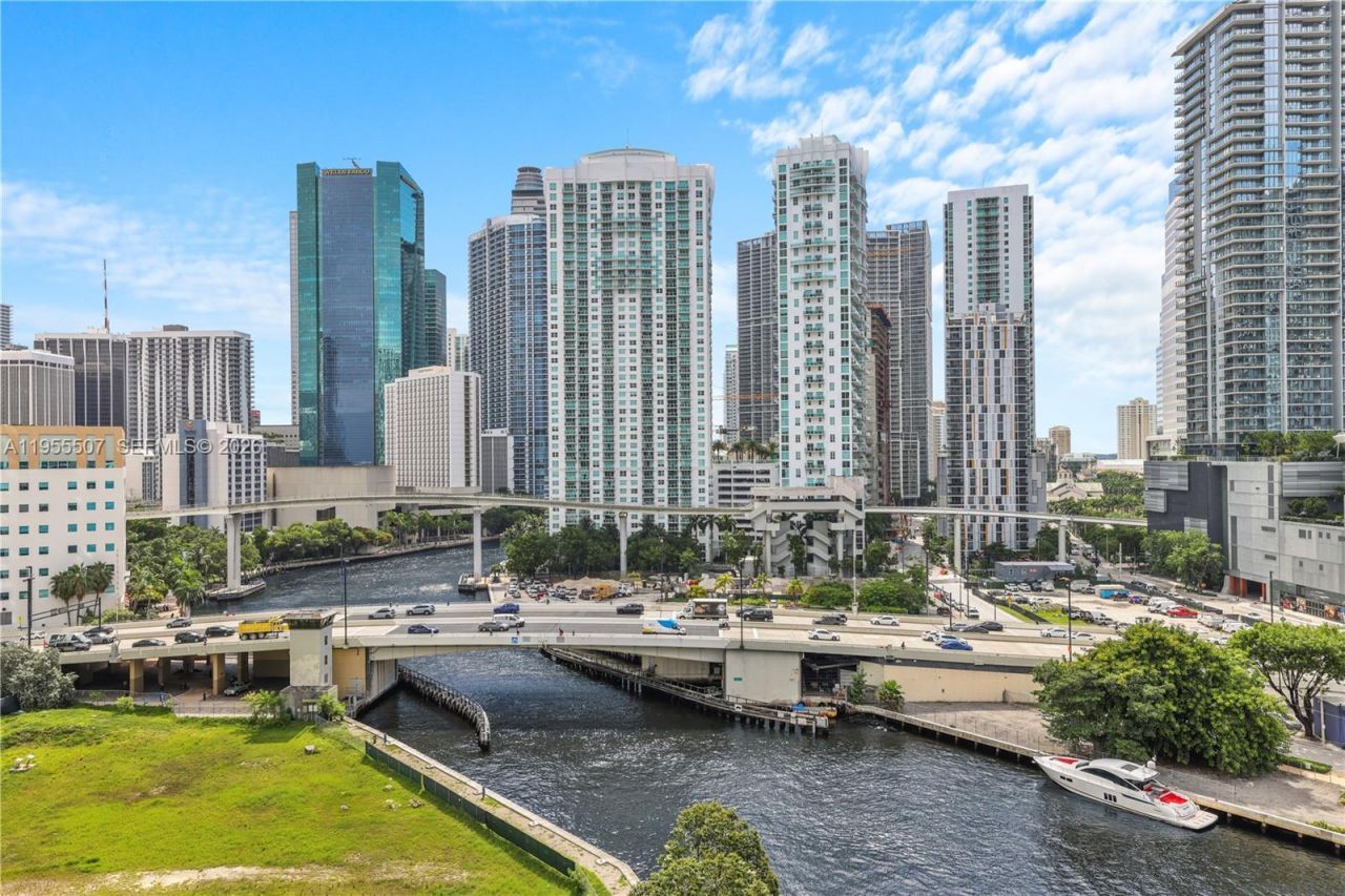 92 SW 3rd St , Unit 1201, Miami, FL 33130 Photo