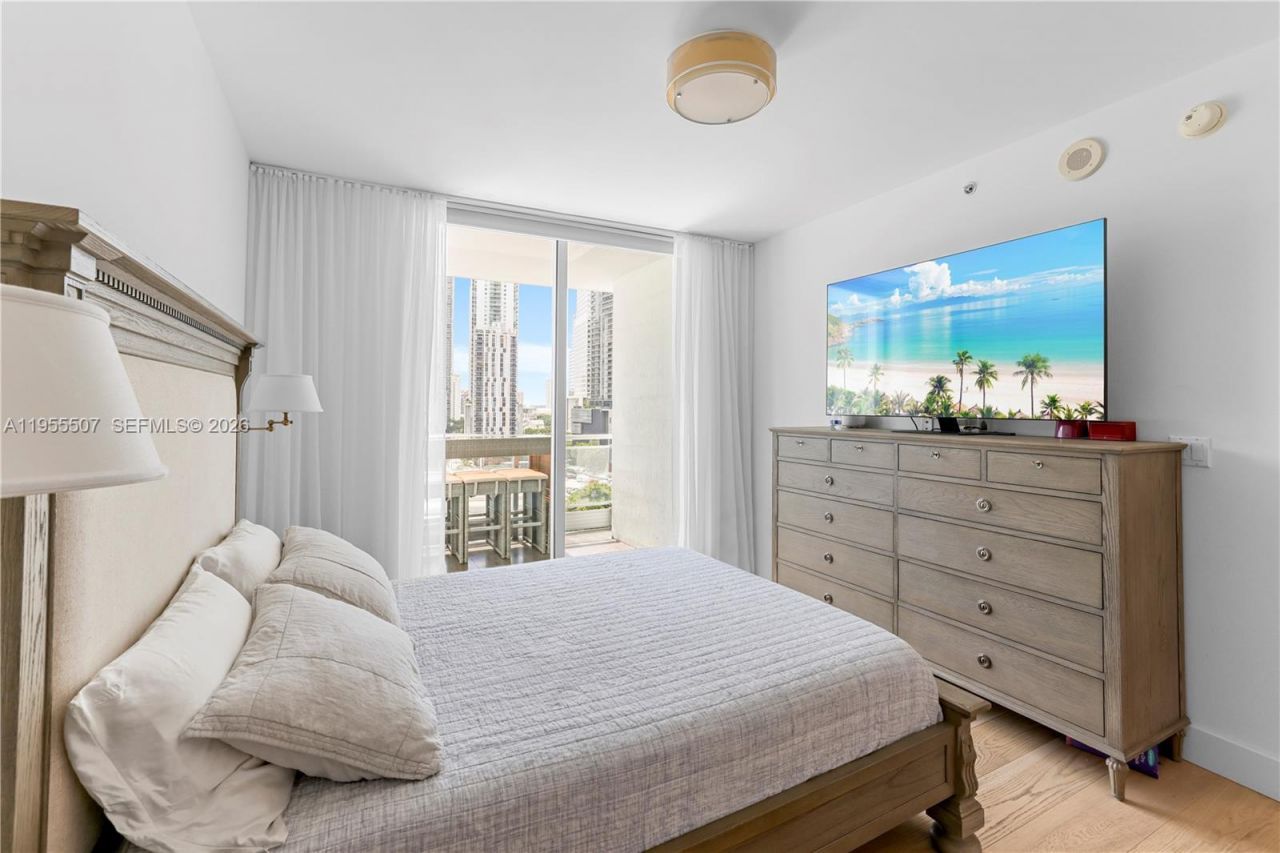 92 SW 3rd St , Unit 1201, Miami, FL 33130 Photo