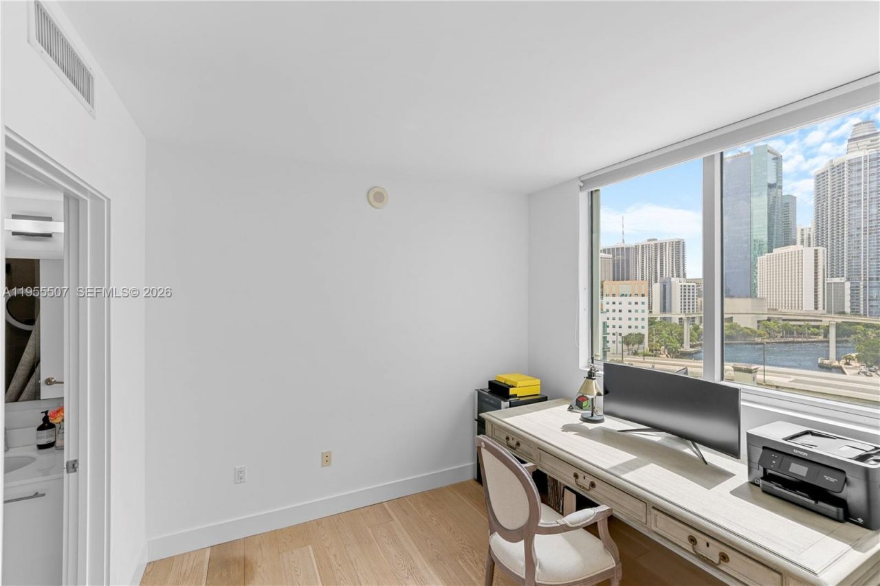 92 SW 3rd St , Unit 1201, Miami, FL 33130 Photo