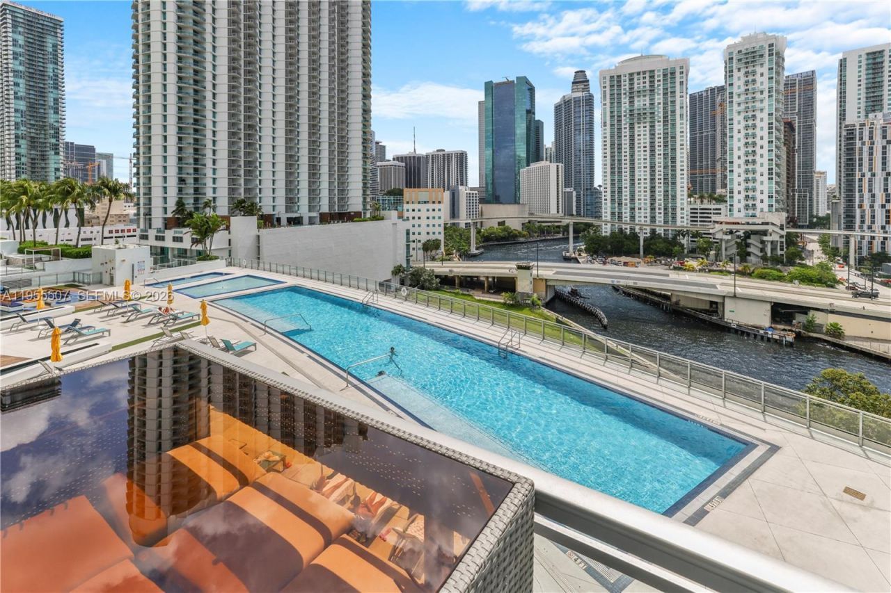 92 SW 3rd St , Unit 1201, Miami, FL 33130 Photo