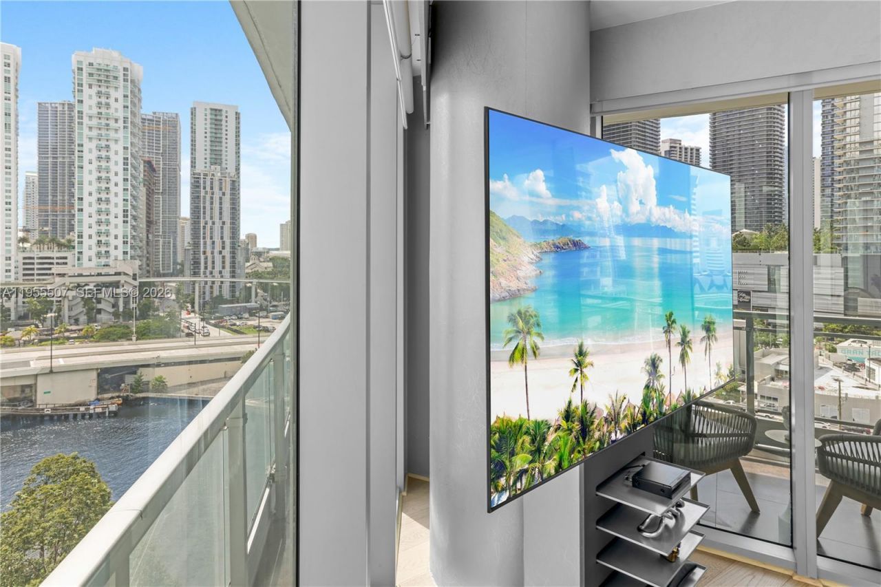 92 SW 3rd St , Unit 1201, Miami, FL 33130 Photo