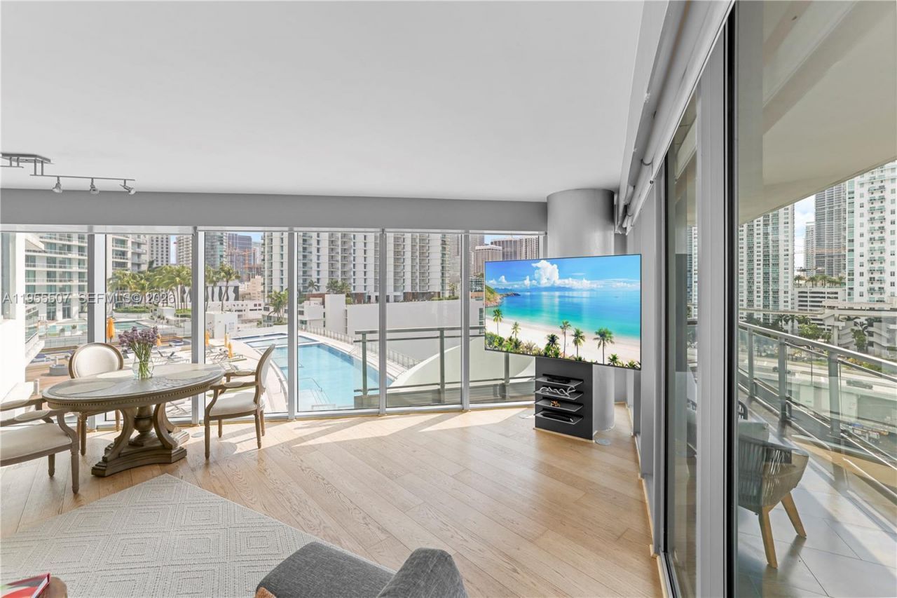 92 SW 3rd St , Unit 1201, Miami, FL 33130 Photo