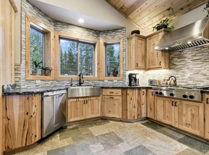 1774 Nadowa Street, South Lake Tahoe, CA 96150 Photo