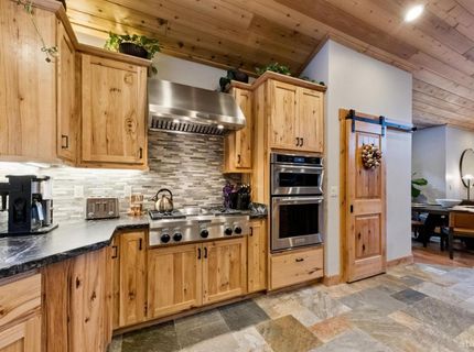 1774 Nadowa Street, South Lake Tahoe, CA 96150 Photo