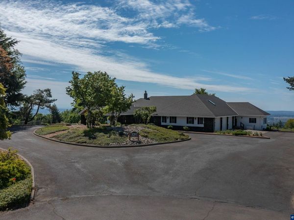 3794 East Nanitch Cir SE, Salem, OR 97306