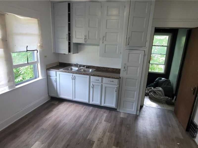 626 E 130th Street, Cleveland, OH 44108 Photo 17