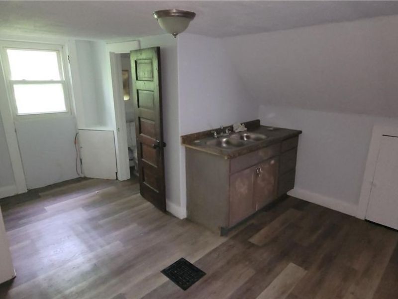 626 E 130th Street, Cleveland, OH 44108 Photo 19