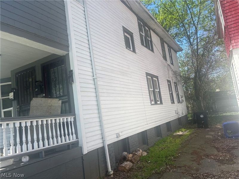 626 E 130th Street, Cleveland, OH 44108 Photo 4