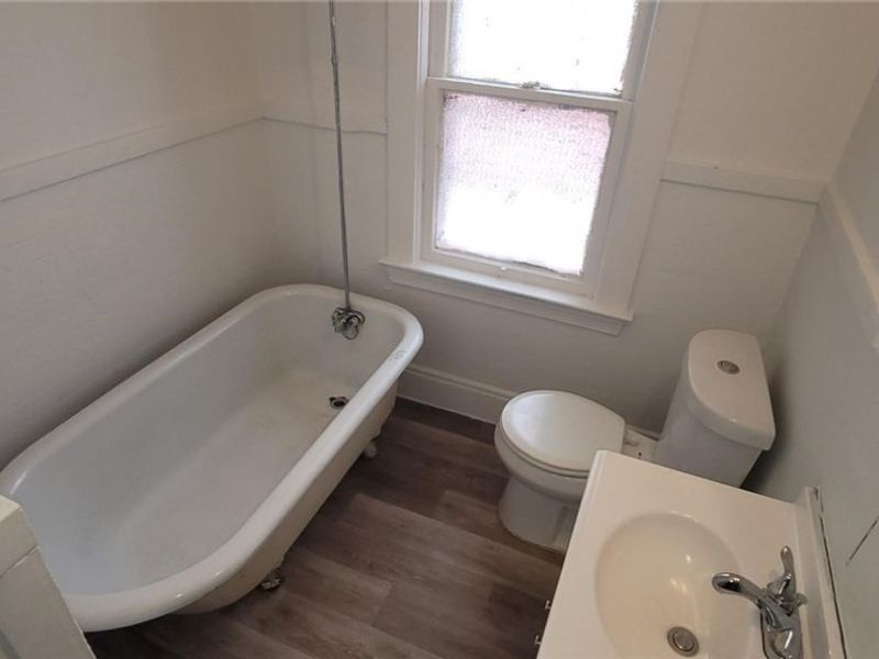 626 E 130th Street, Cleveland, OH 44108 Photo 9