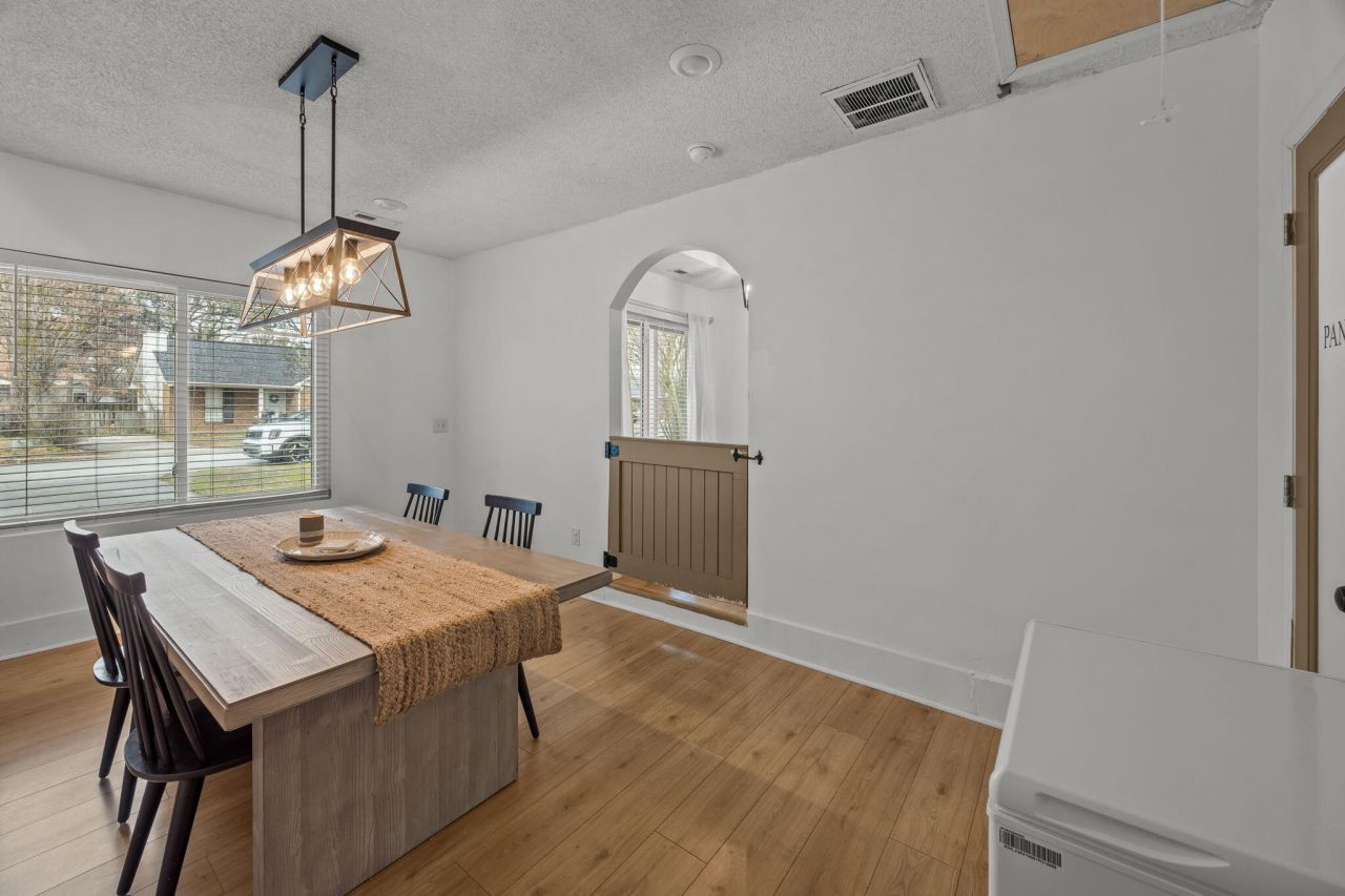 1019 Douglas Wayne Road Photo 13