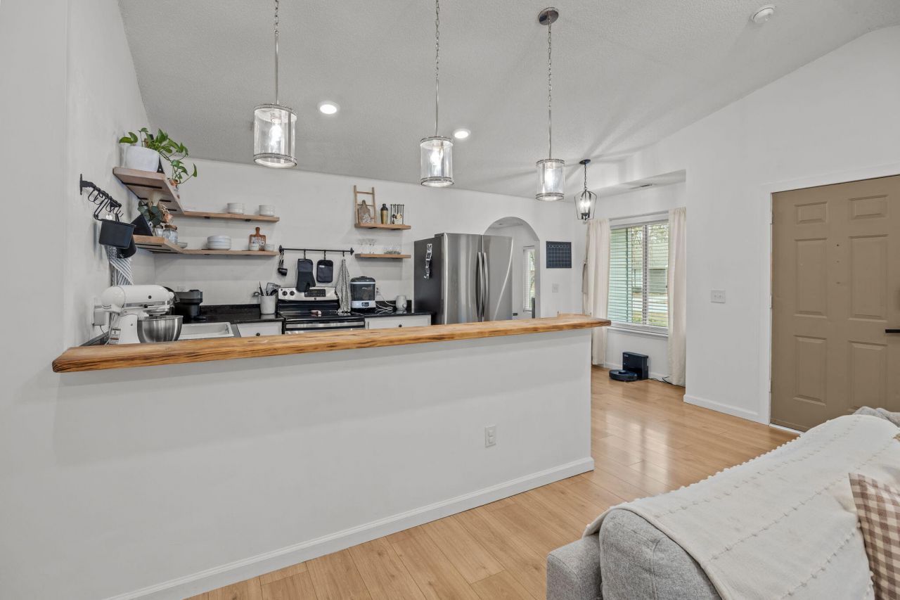 1019 Douglas Wayne Road Photo 7