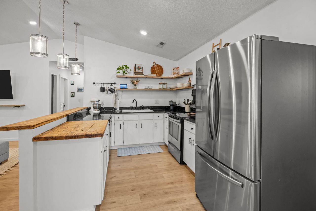 1019 Douglas Wayne Road Photo 8