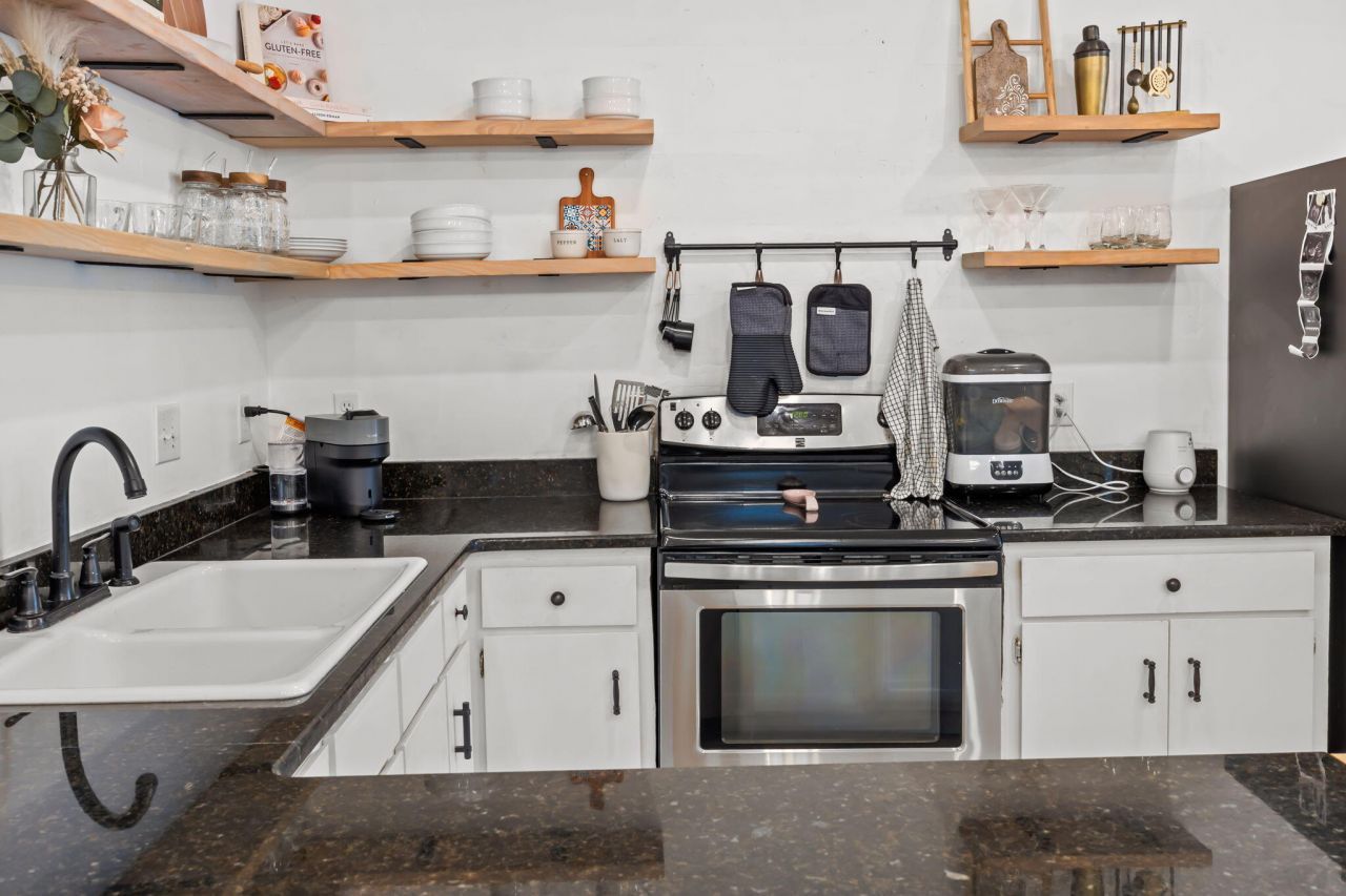 1019 Douglas Wayne Road Photo 9