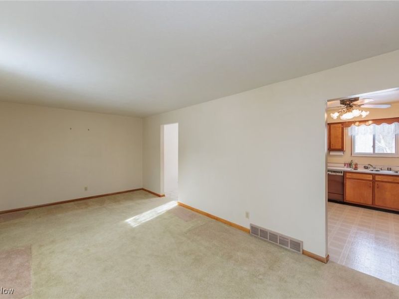 14430 Drake Road, Strongsville, OH 44136 Photo 2