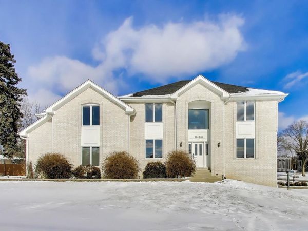 16W234 91st Street, Burr Ridge, IL 60527
