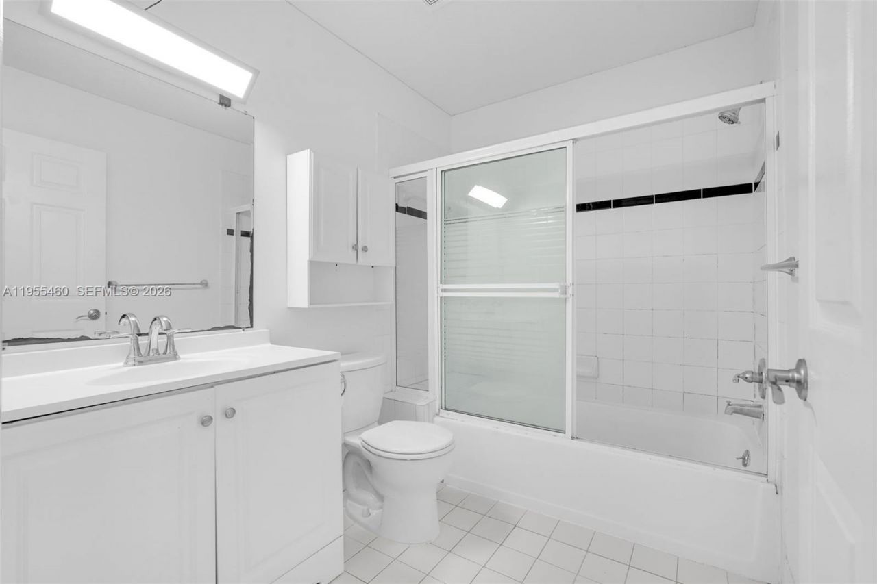 1120 Cliffrose St , Hollywood, FL 33019 Photo