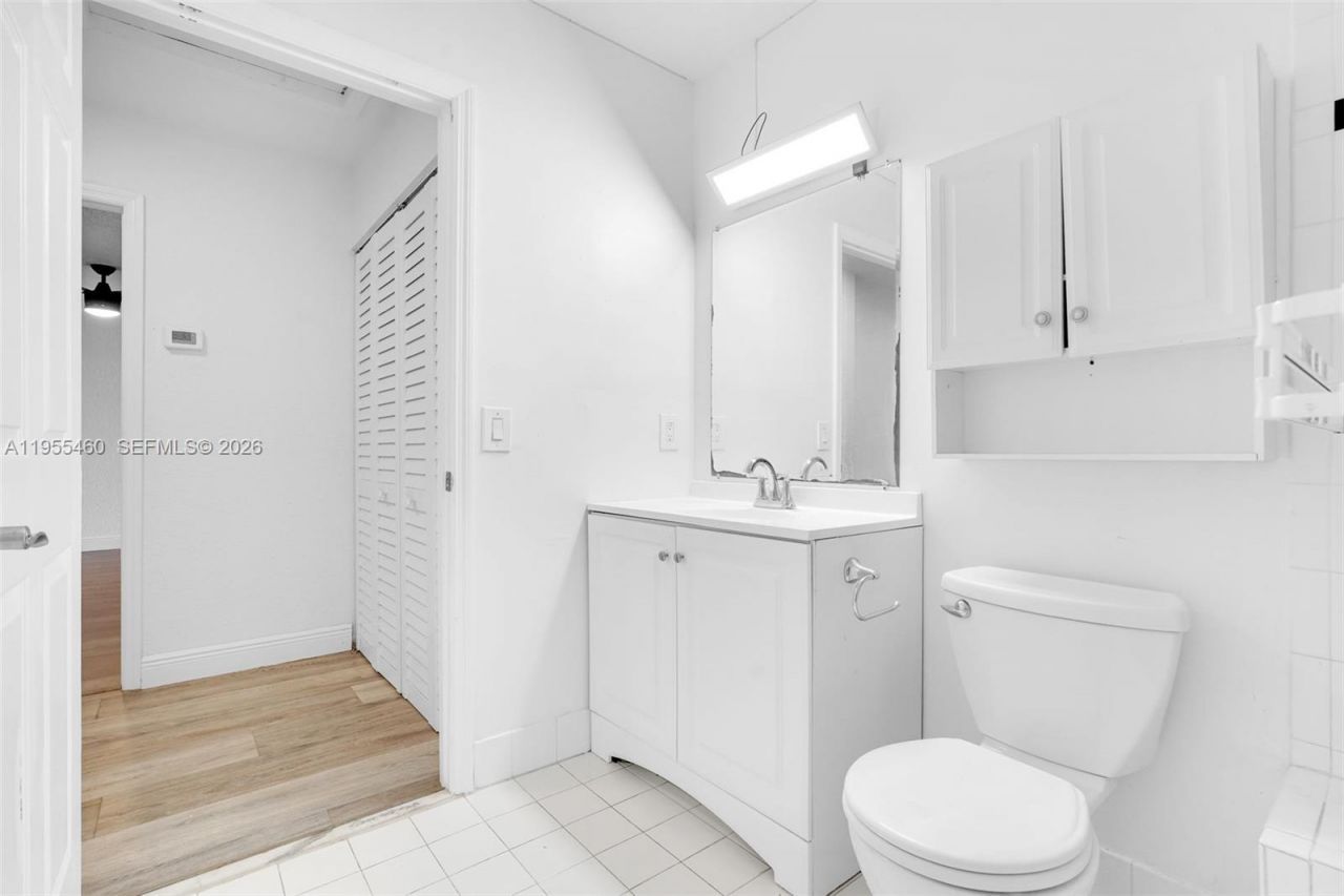 1120 Cliffrose St , Hollywood, FL 33019 Photo