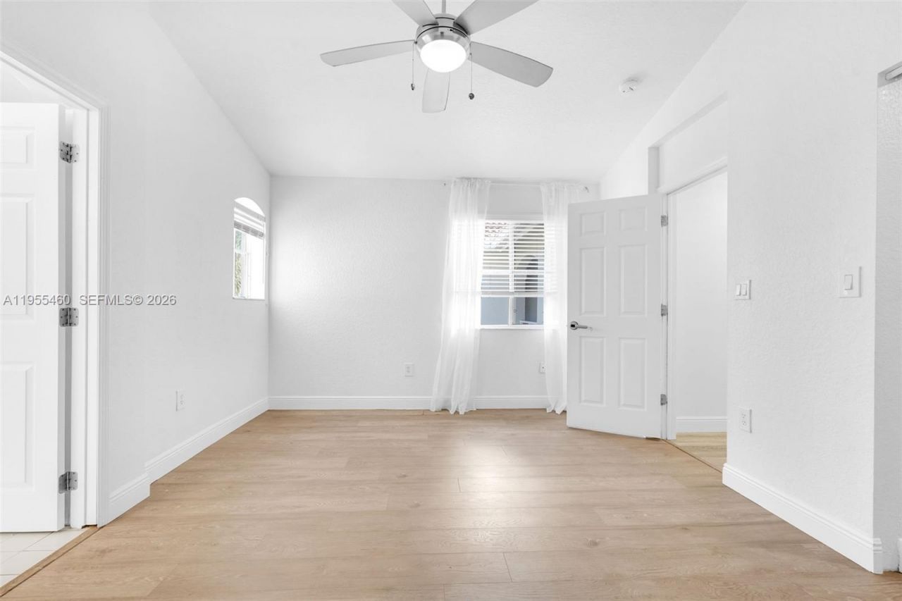 1120 Cliffrose St , Hollywood, FL 33019 Photo