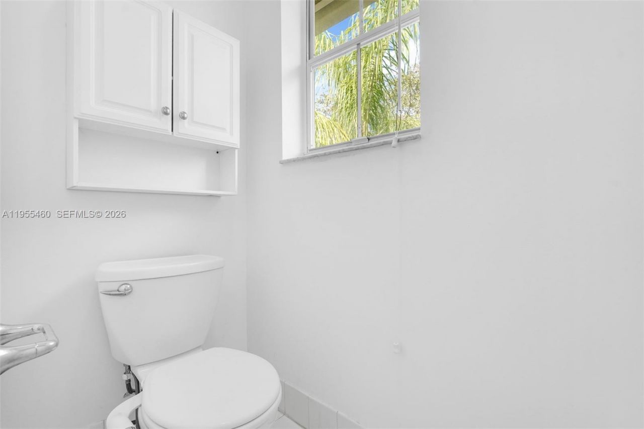 1120 Cliffrose St , Hollywood, FL 33019 Photo