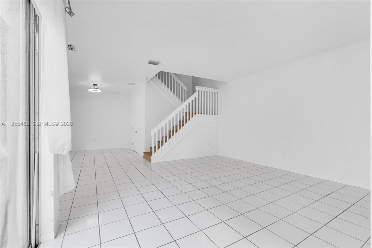 1120 Cliffrose St , Hollywood, FL 33019 Photo