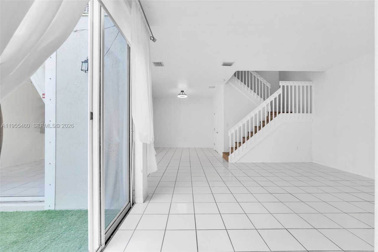 1120 Cliffrose St , Hollywood, FL 33019 Photo