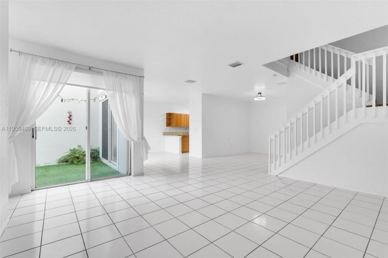 1120 Cliffrose St , Hollywood, FL 33019 Photo