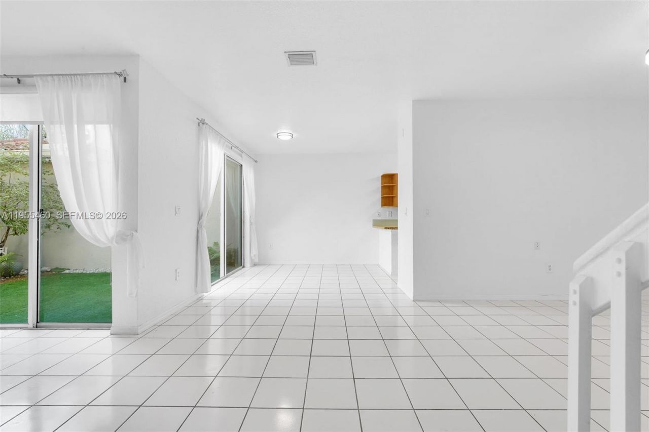 1120 Cliffrose St , Hollywood, FL 33019 Photo