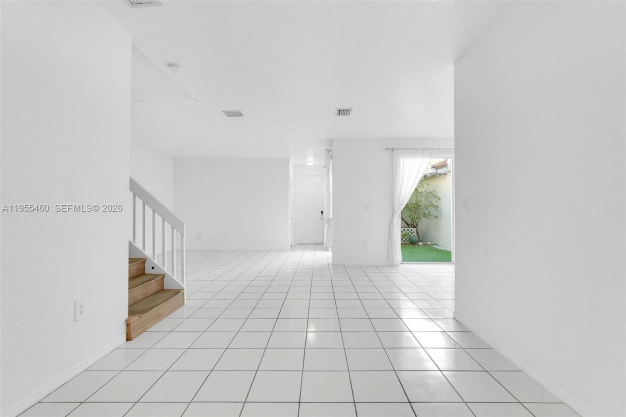 1120 Cliffrose St , Hollywood, FL 33019 Photo