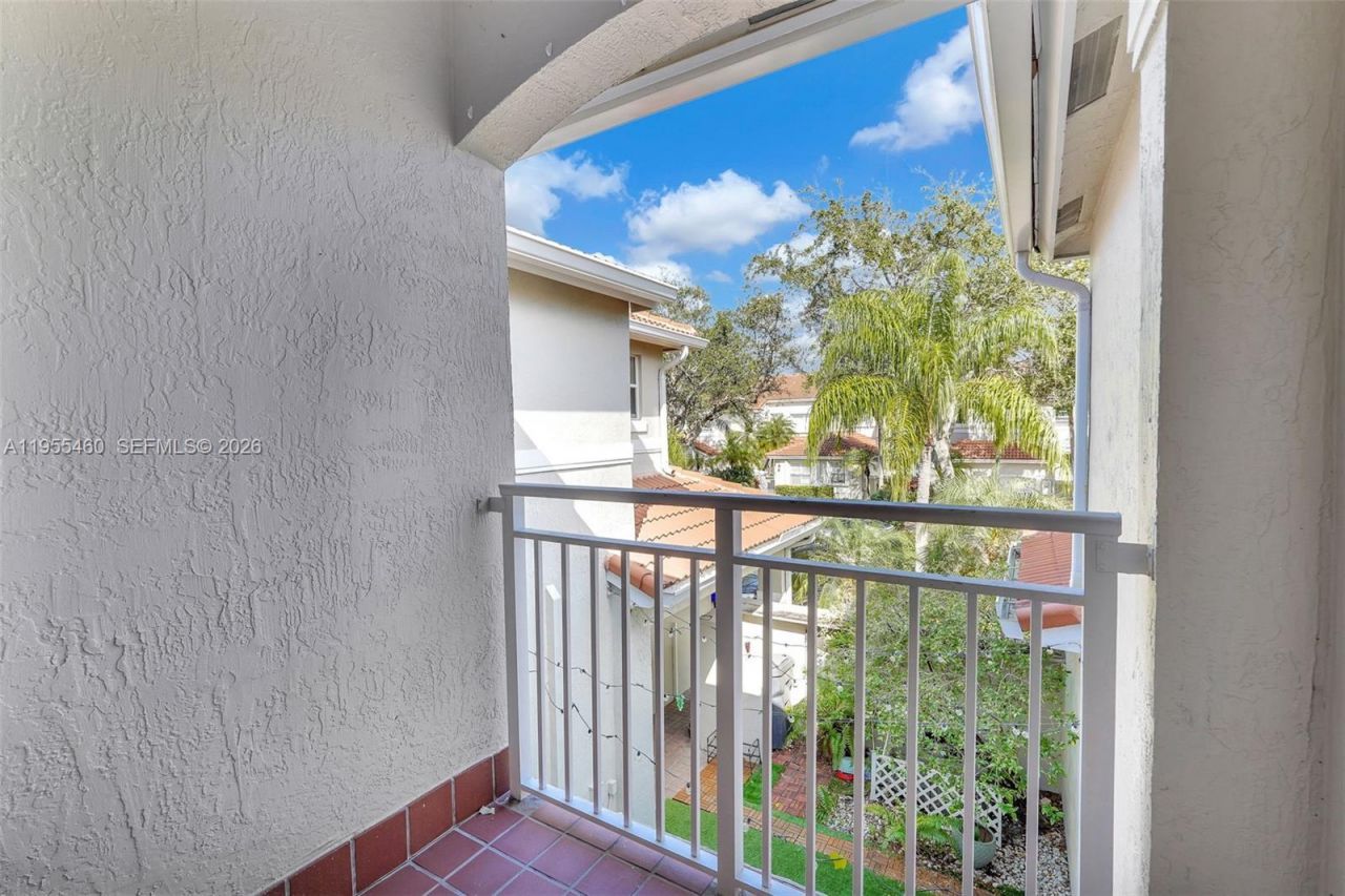 1120 Cliffrose St , Hollywood, FL 33019 Photo