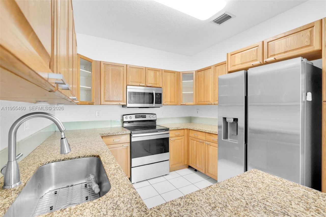 1120 Cliffrose St , Hollywood, FL 33019 Photo