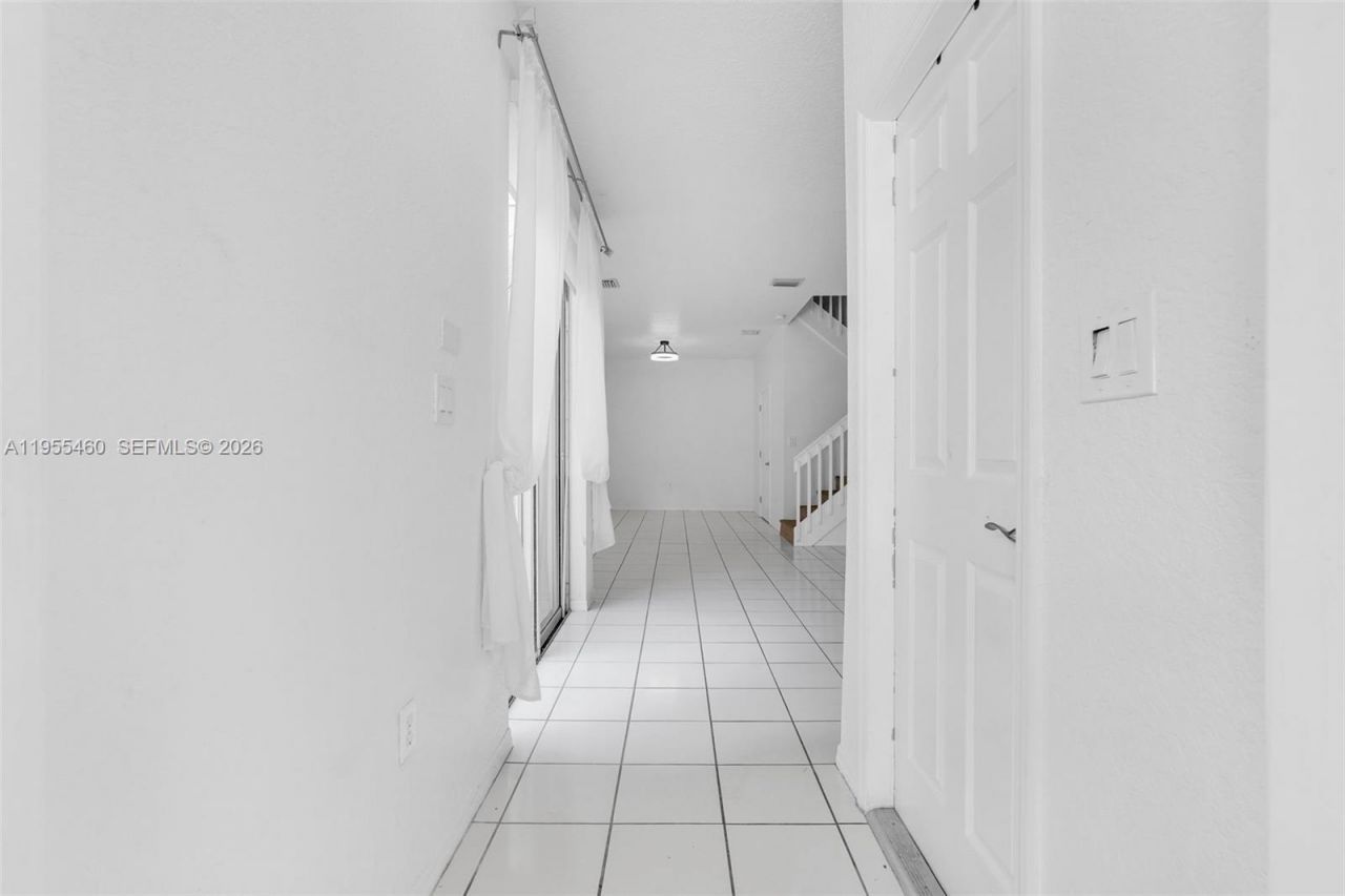 1120 Cliffrose St , Hollywood, FL 33019 Photo