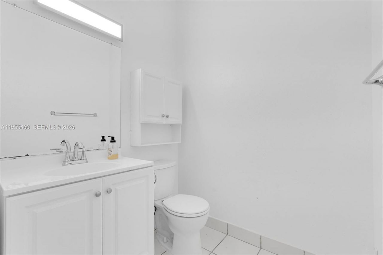 1120 Cliffrose St , Hollywood, FL 33019 Photo