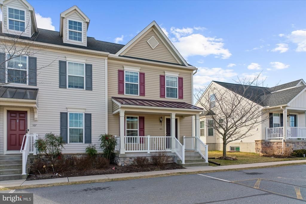 105 N Yeingst Drive, Elverson, PA 19520 Main Photo