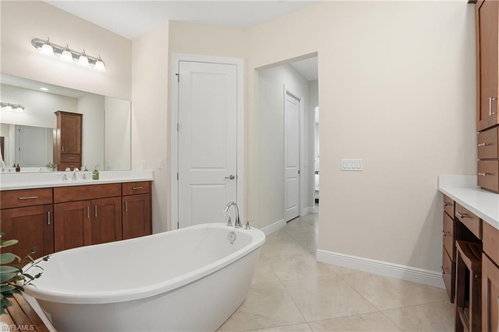 3707 5th Ave Sw, Naples, FL 34117 Photo