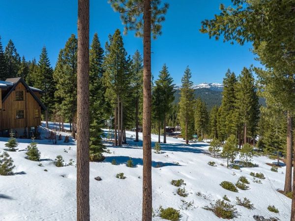 2532 N Summit Place, Truckee, CA 96161