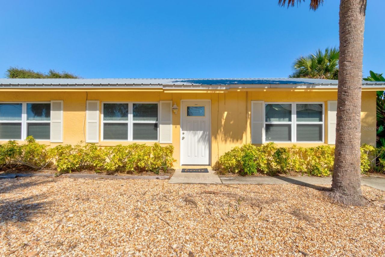 712-714 Oakwood Avenue, New Smyrna Beach, FL 32169 Photo