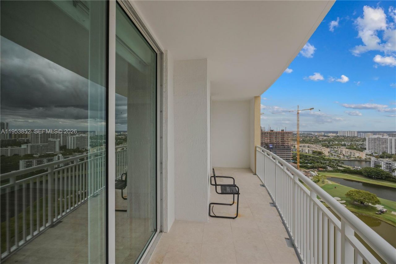 1745 E Hallandale Beach Blvd, Unit PH03W, Hallandale Beach, FL 33009 Photo