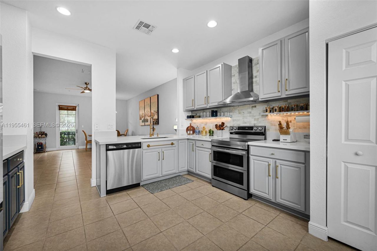 2666 SW 118th Rd, Miramar, FL 33025 Photo