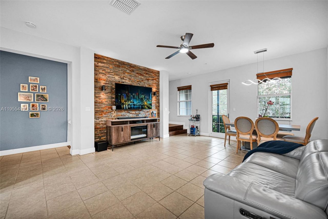 2666 SW 118th Rd, Miramar, FL 33025 Photo