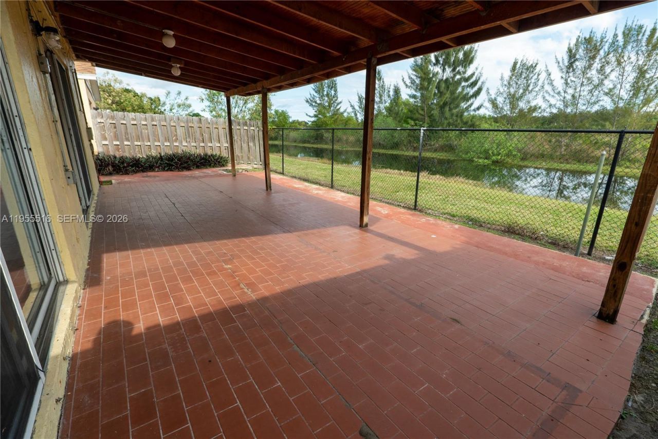 9936 W Daffodil Ln , Miramar, FL 33025 Photo